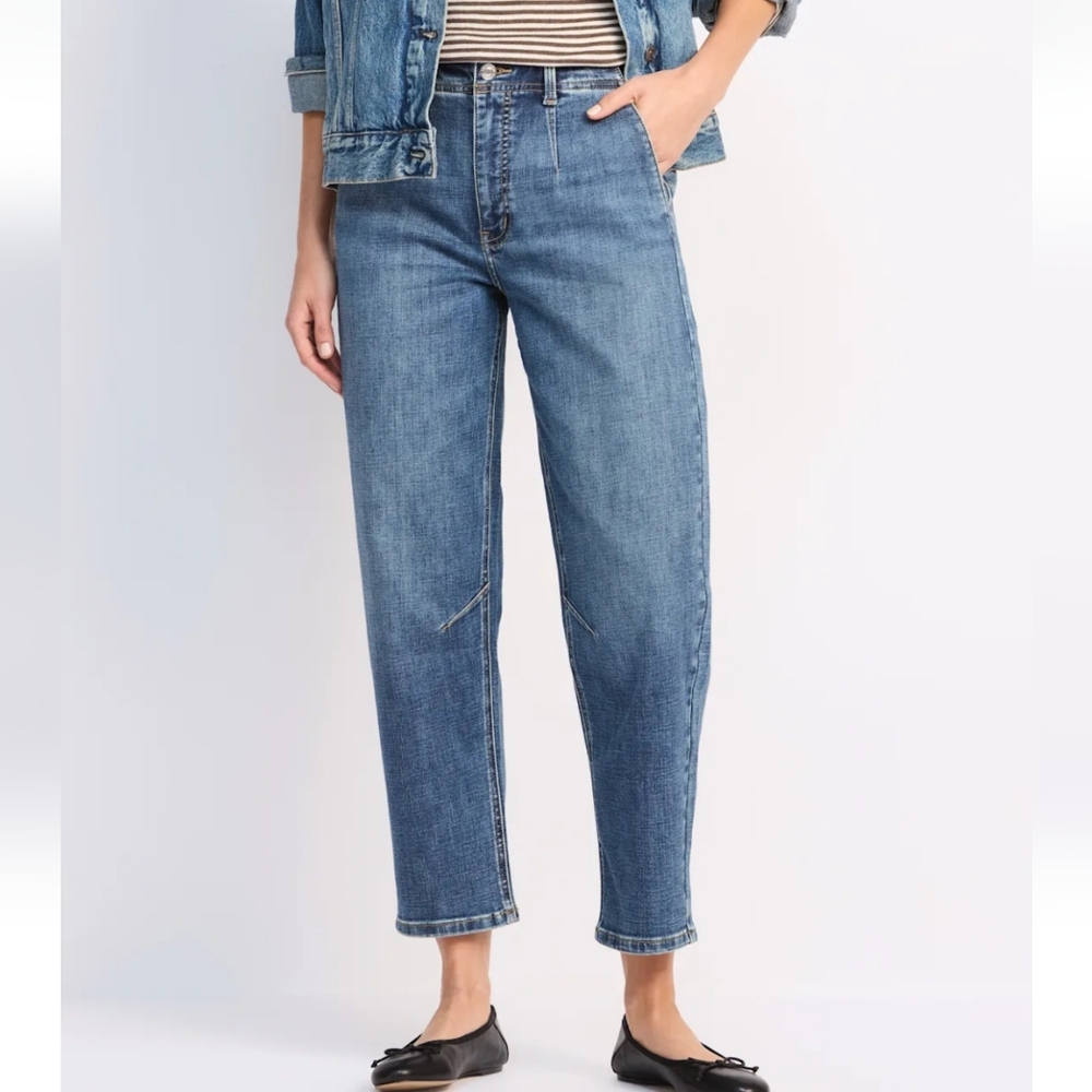 Barrel leg jean